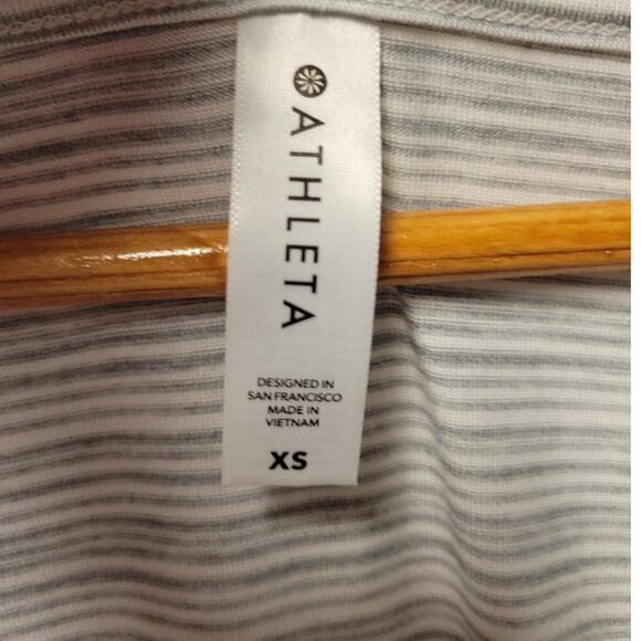 Athleta Cloudlight Stratus‎ Striped Tee Tennis Pickle Ball Athleisure Gym Sz XS - Picture 3 of 5
